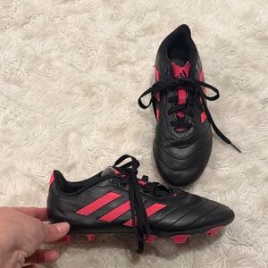 Adidas Goletto VIII youth soccer cleats in black and pink Youth Girls Size 3